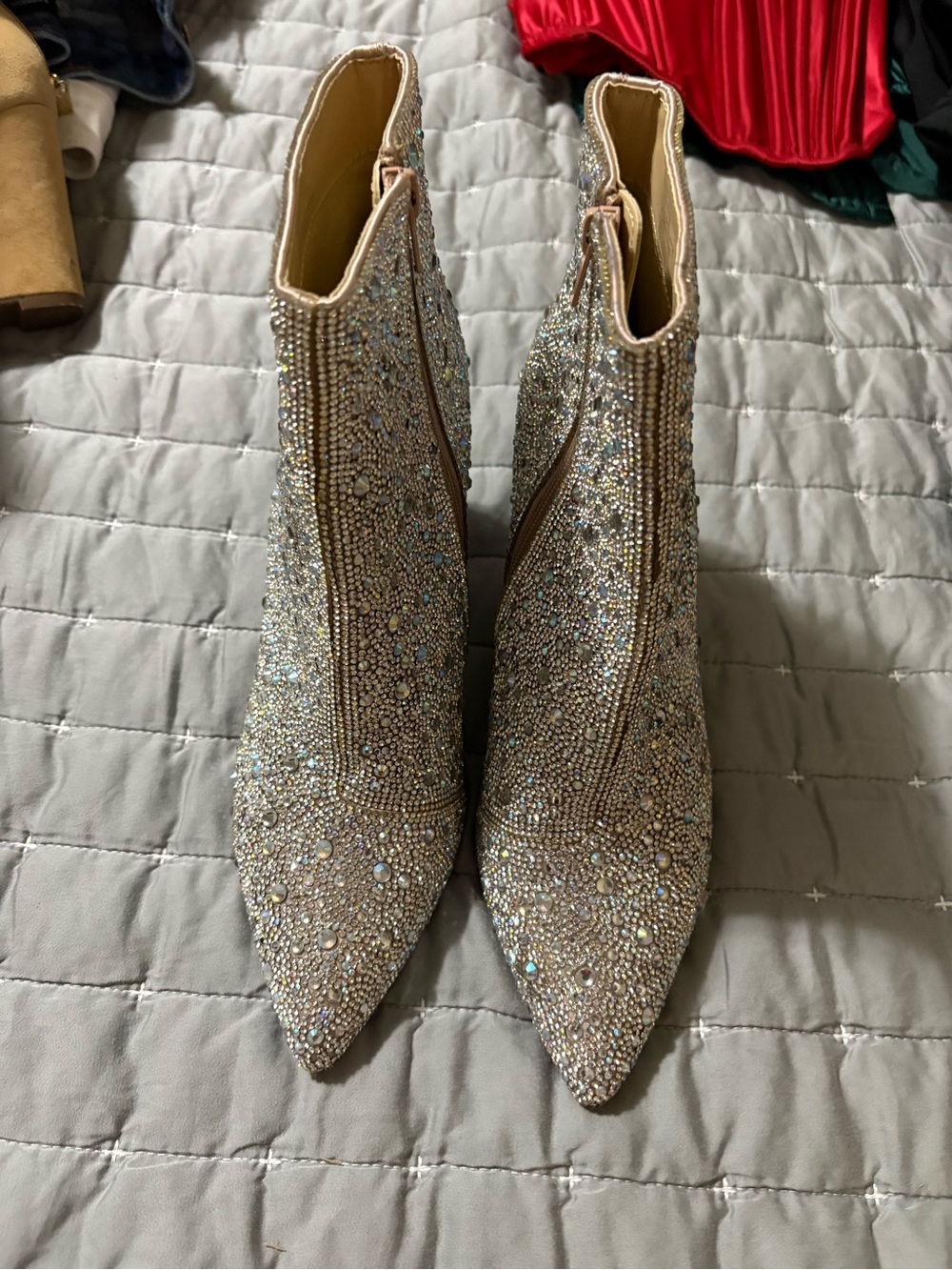The CADY bootie by Betsy Johnson! Pics don’t do them justice 😍😍BNWOB